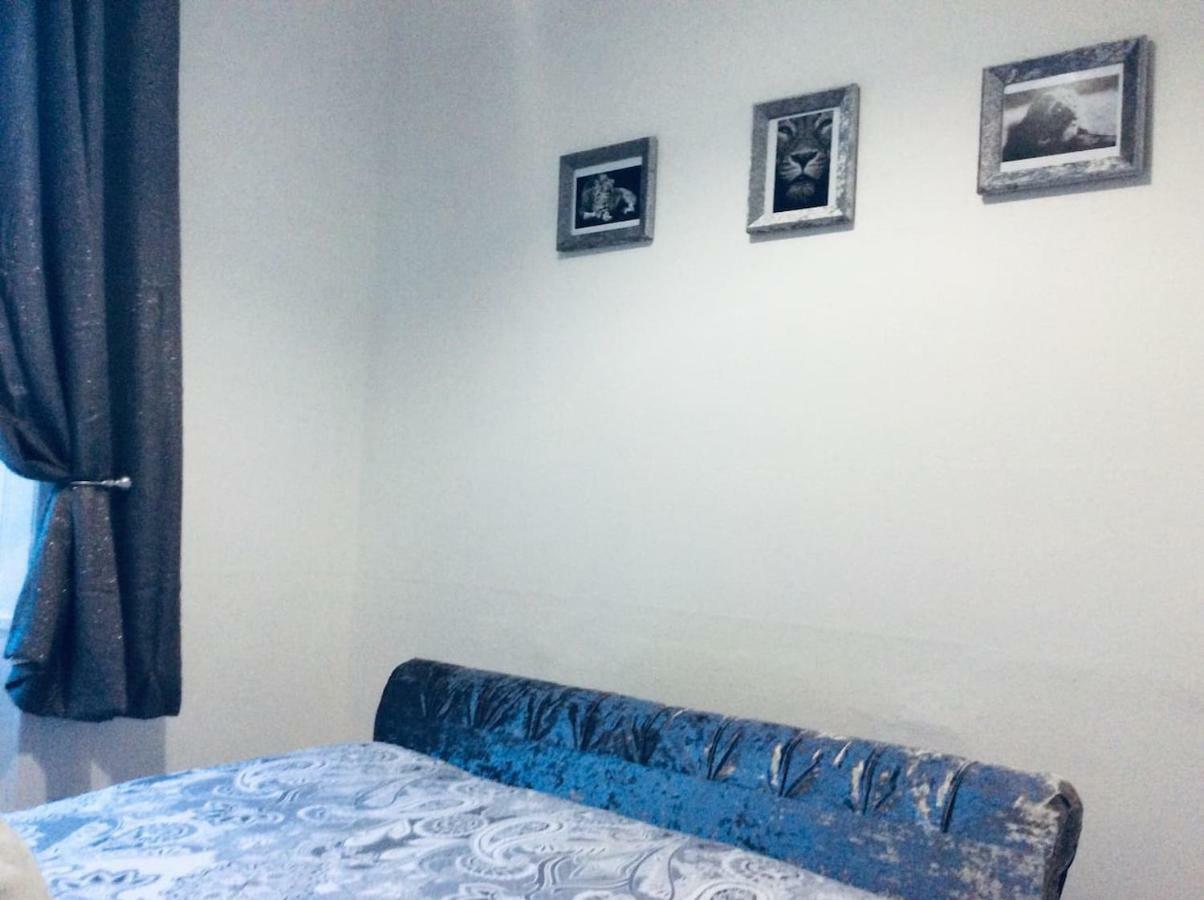 Appartamento The Lion'S Den On Royal Street Gourock Esterno foto